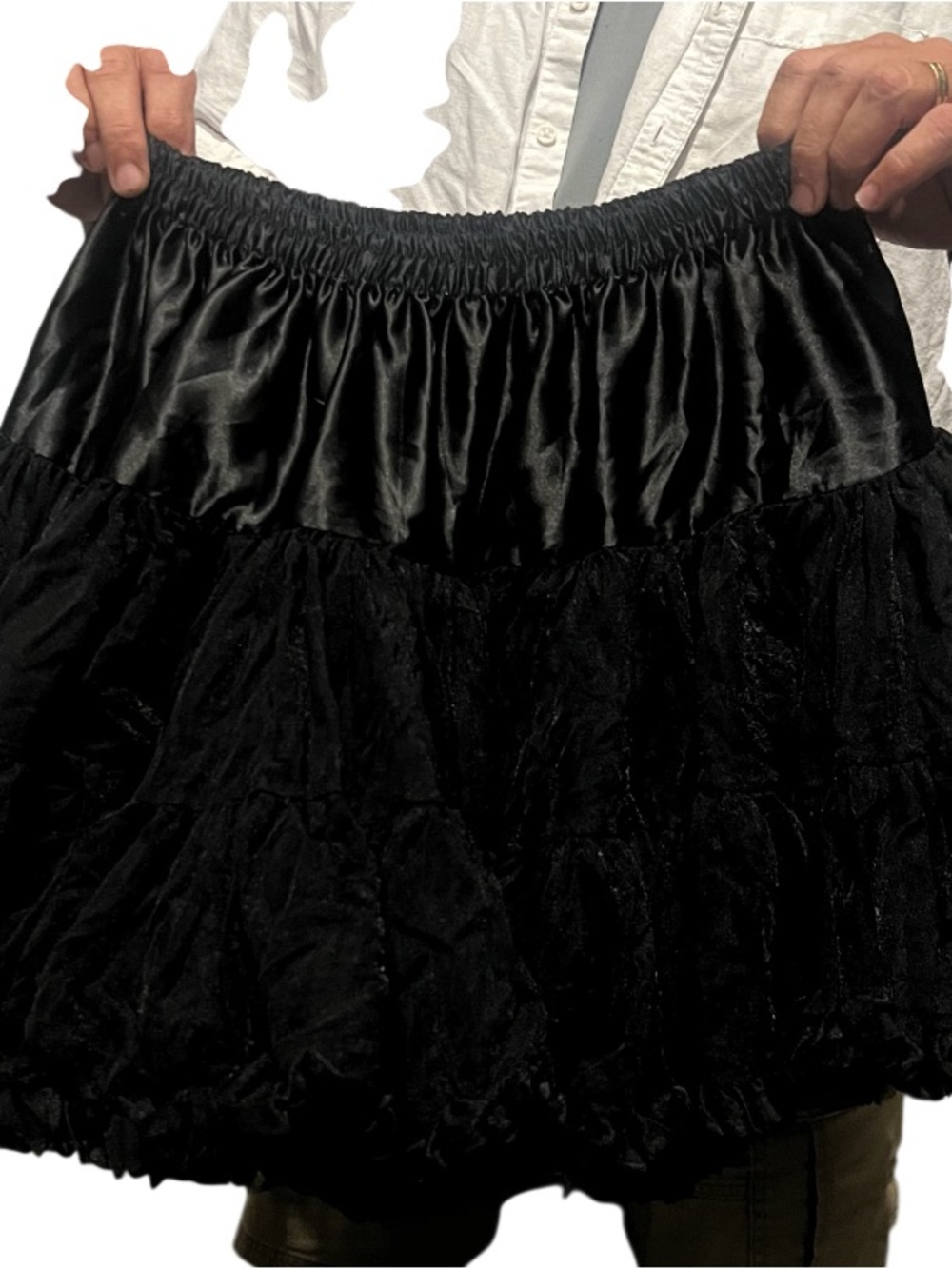 Women's Black Tiered Tulle Skirt Classic Flare - Picture 2 of 7